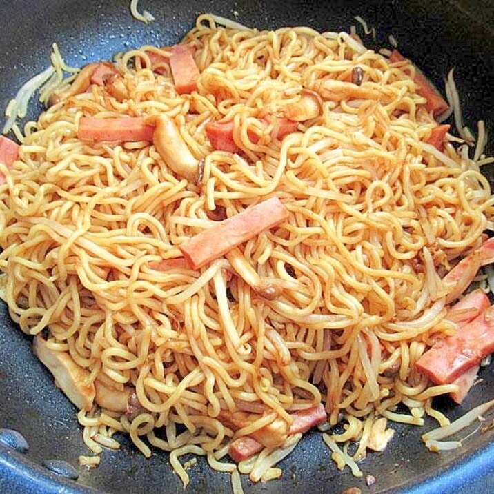 厚切りハムの焼きそば